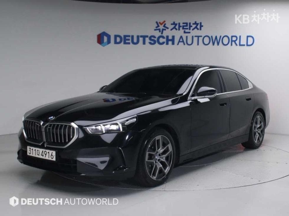 BMW Нов5 Серия(G60) 523d Стандартен - Image 1
