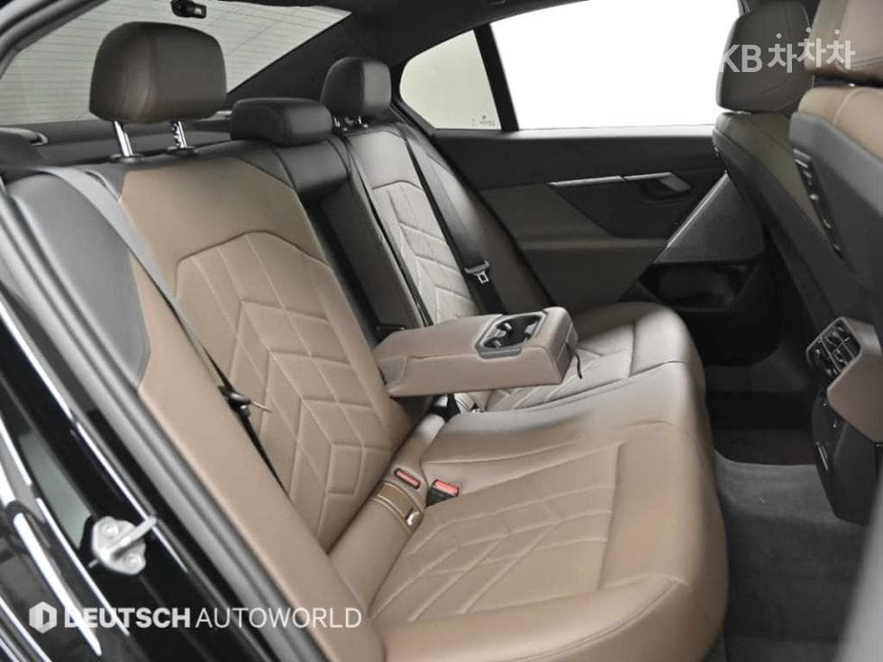 BMW Нов5 Серия(G60)523d Стандартен - 12