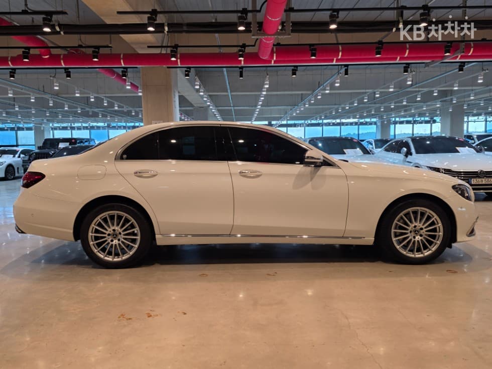 Mercedes-Benz E-Клас (W213)E250 Exclusive - 3