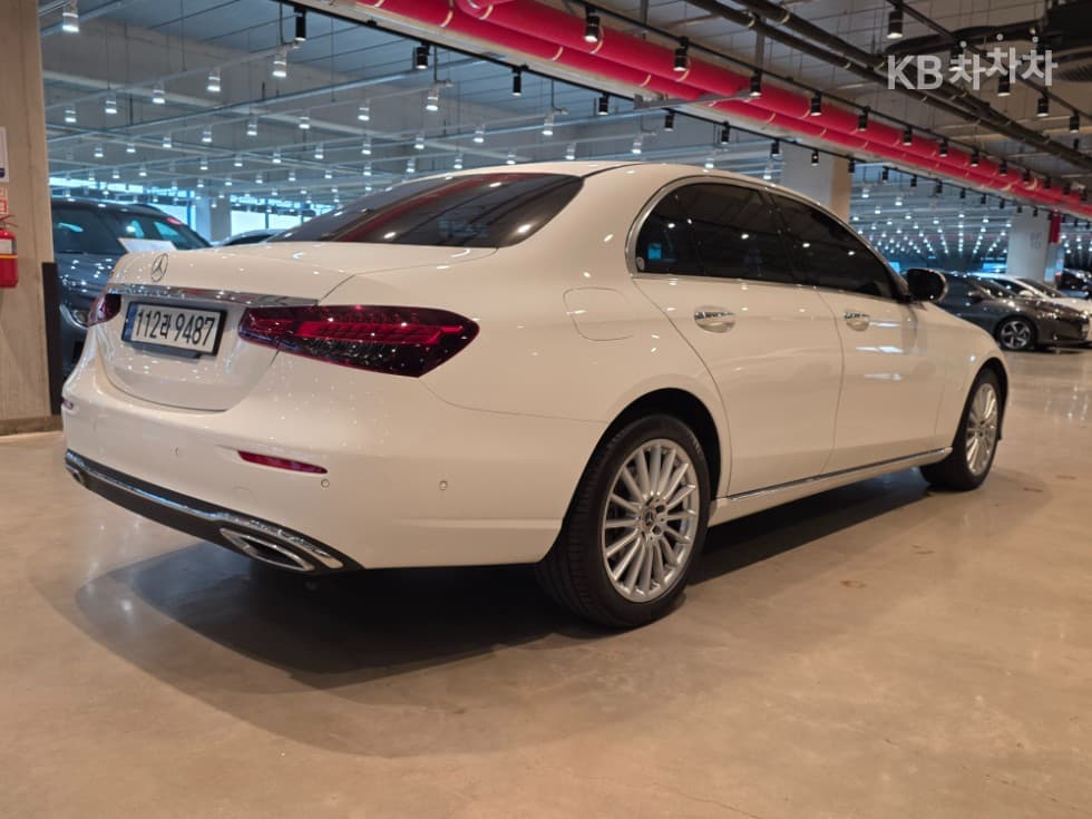 Mercedes-Benz E-Клас (W213)E250 Exclusive - 4