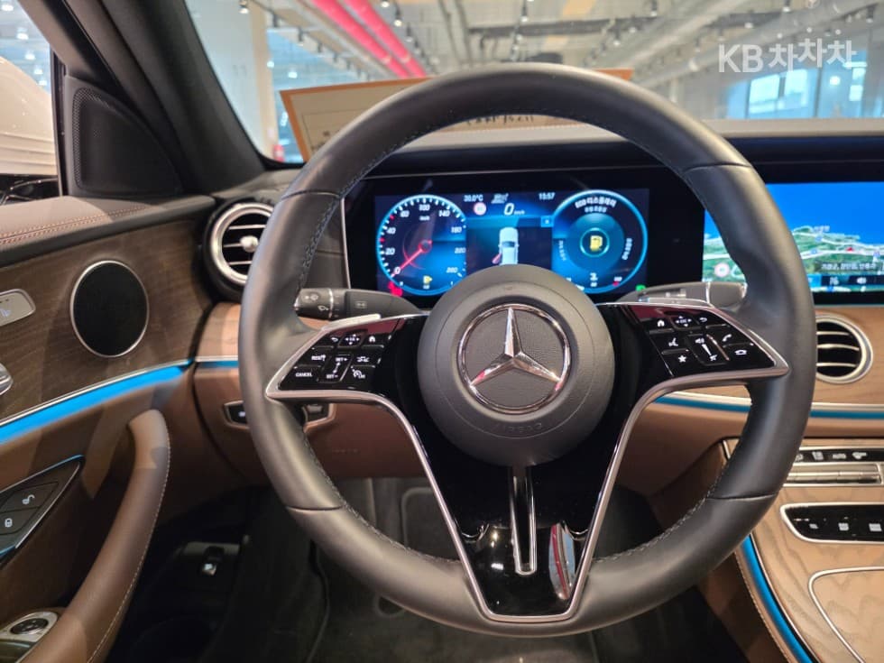 Mercedes-Benz E-Клас (W213)E250 Exclusive - 16