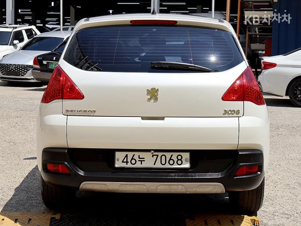 Peugeot 3008 1st Generation2.0 HDi Алур (среден/висок клас) 럭스 - 3