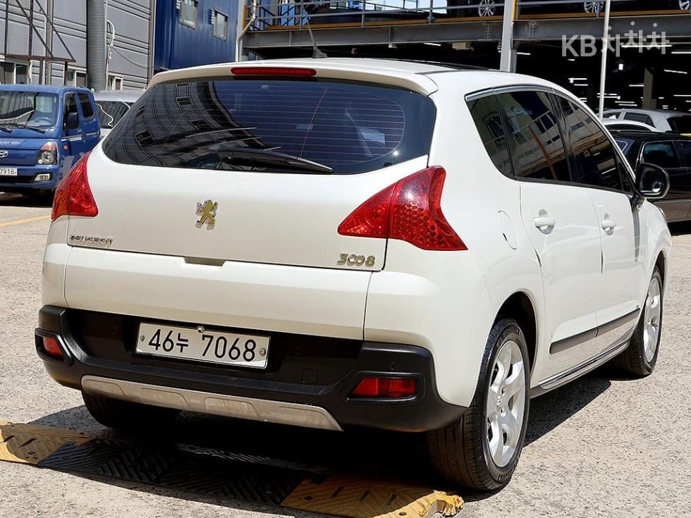 Peugeot 3008 1st Generation2.0 HDi Алур (среден/висок клас) 럭스 - 4