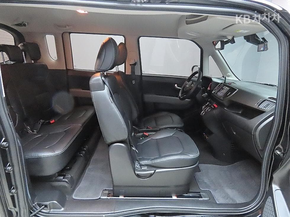 Kia The New (facelift) Kia Ray (van)1.0 Gasoline Signature - 12