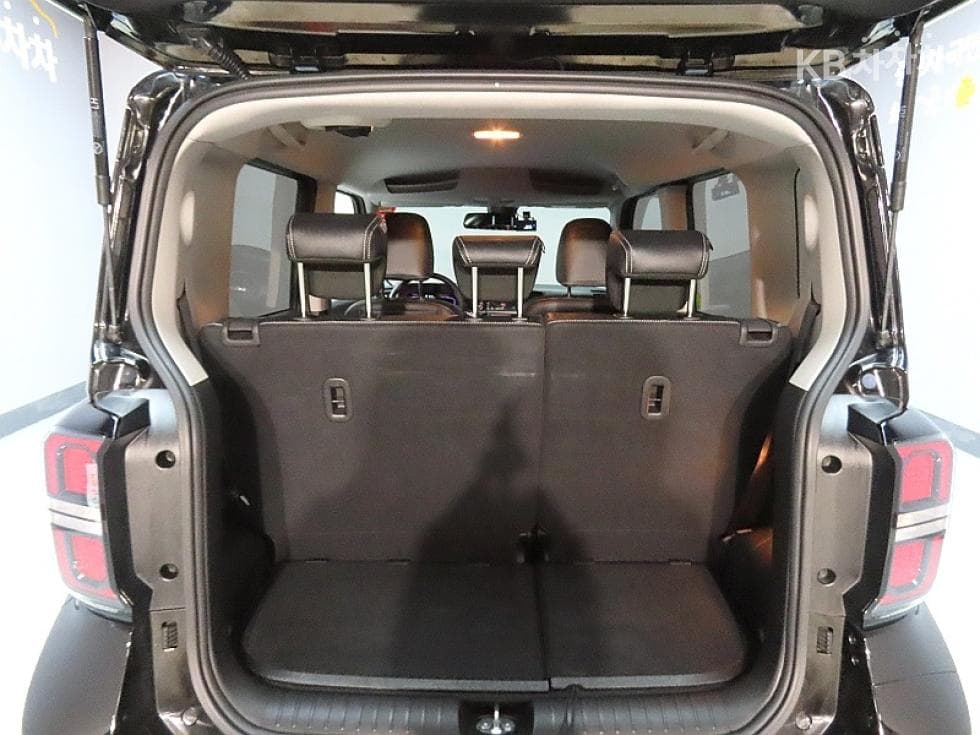 Kia The New (facelift) Kia Ray (van)1.0 Gasoline Signature - 19