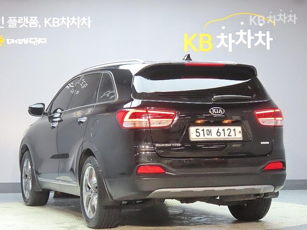 Kia The New (facelift) Sorento2.0 Diesel 2WD Noblesse - 4