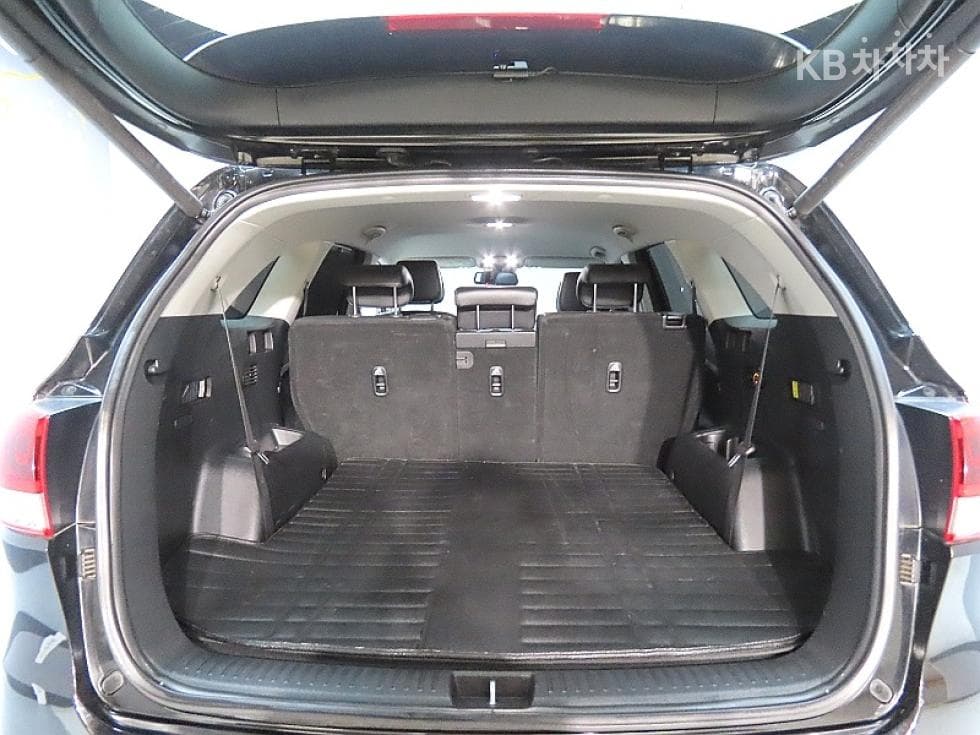 Kia The New (facelift) Sorento2.0 Diesel 2WD Noblesse - 19