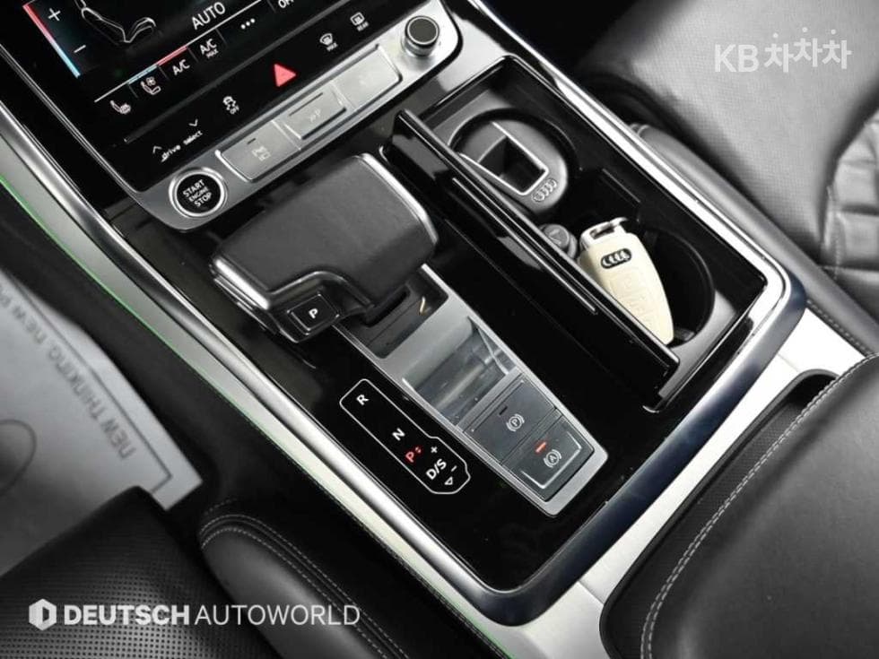 Audi Q83.0 55 TFSI Quattro Premium - 9