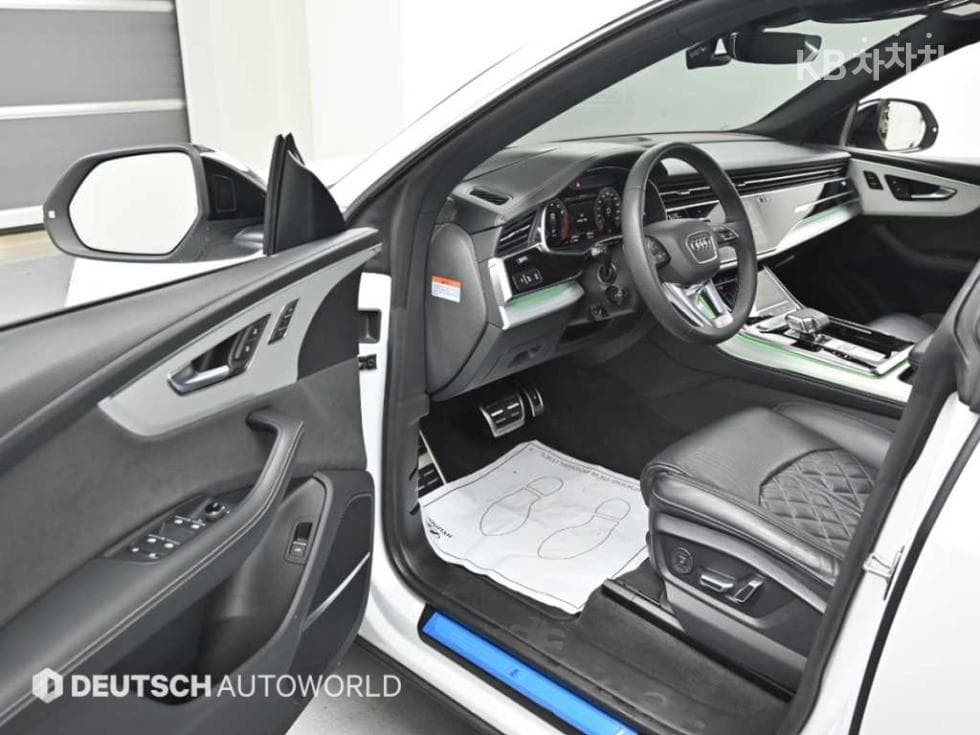 Audi Q83.0 55 TFSI Quattro Premium - 11
