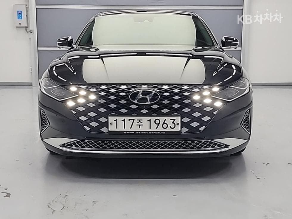 Hyundai The New (facelift) Grandeur (Azera)3.3 Calligraphy - 2