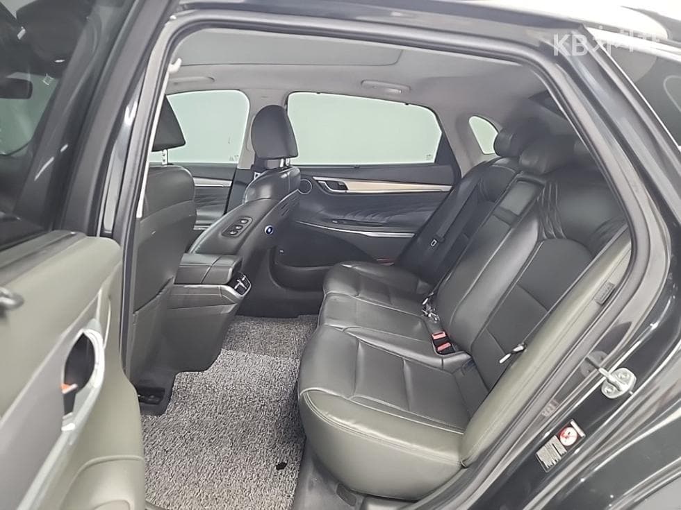 Hyundai The New (facelift) Grandeur (Azera)3.3 Calligraphy - 12