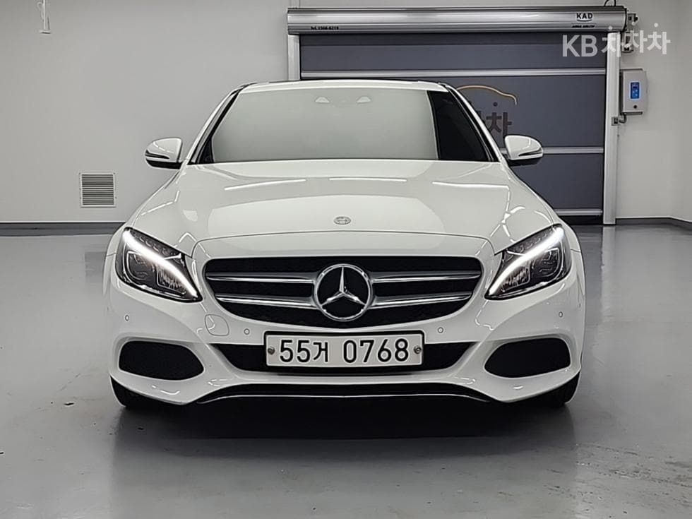 Mercedes-Benz The New (фейслифт) C-КласC220d Avantgarde W205 - 2