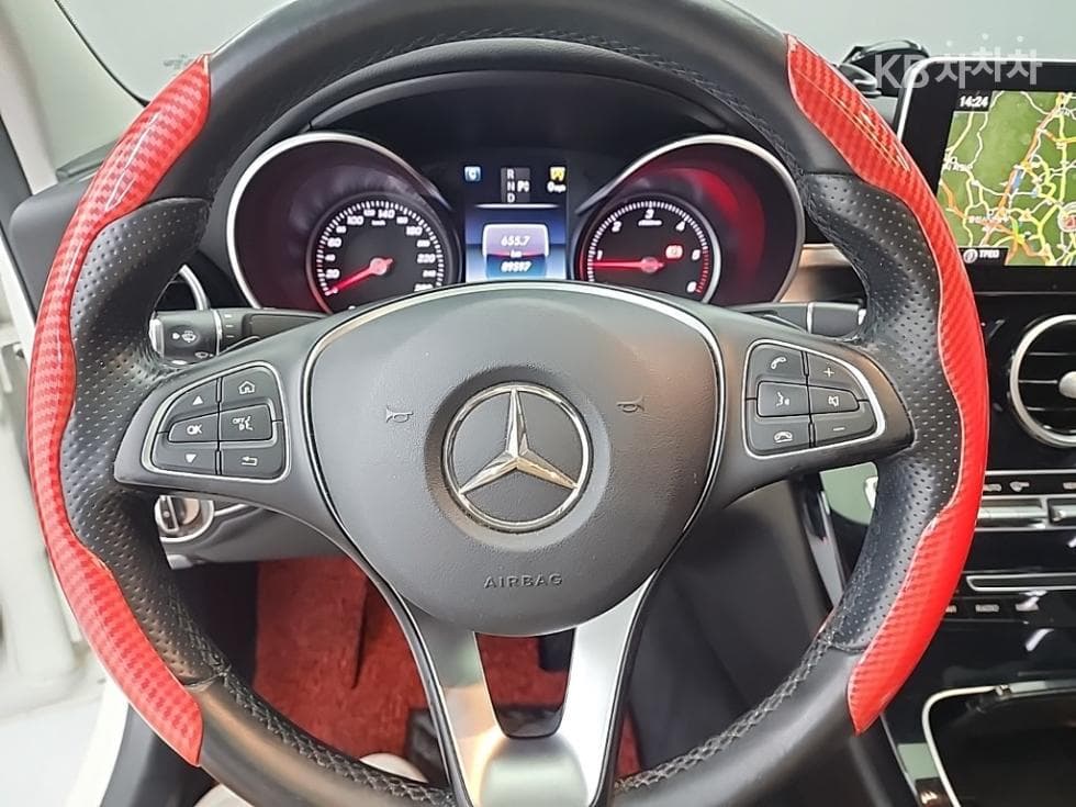 Mercedes-Benz The New (фейслифт) C-КласC220d Avantgarde W205 - 9
