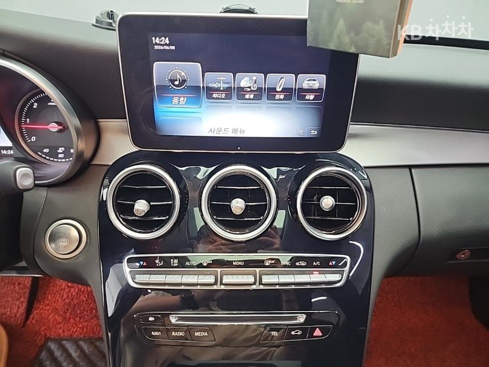 Mercedes-Benz The New (фейслифт) C-КласC220d Avantgarde W205 - 10