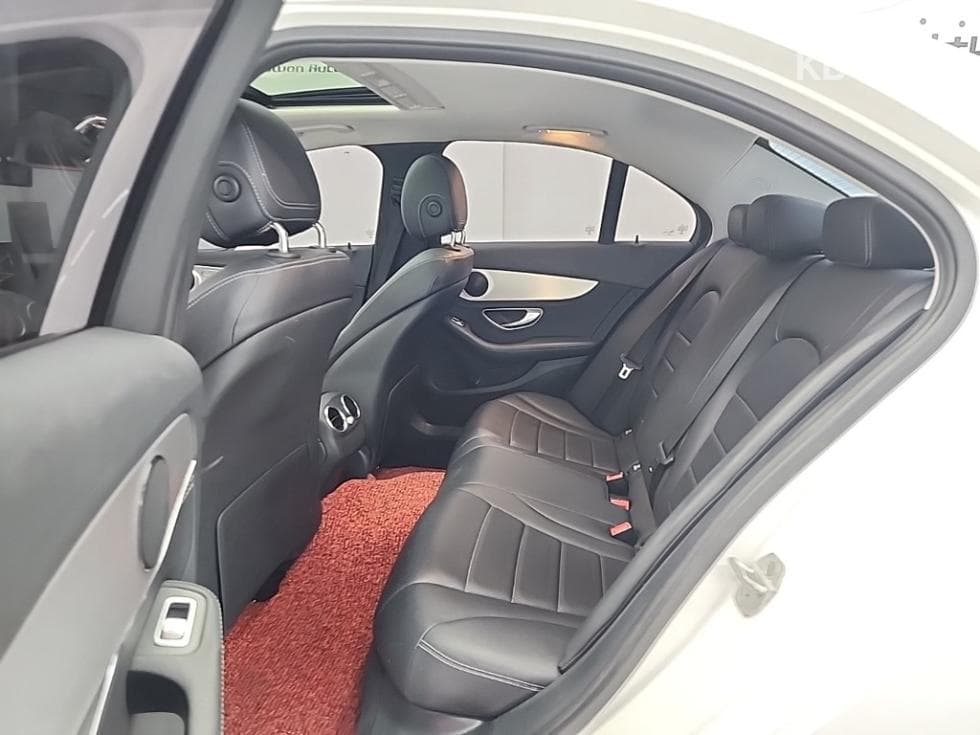 Mercedes-Benz The New (фейслифт) C-КласC220d Avantgarde W205 - 12