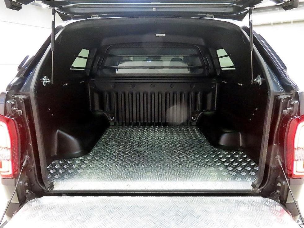 КейДжи Мобилити The New (фейслифт) Rexton 스포츠2.2 4x4 Престиж - 18