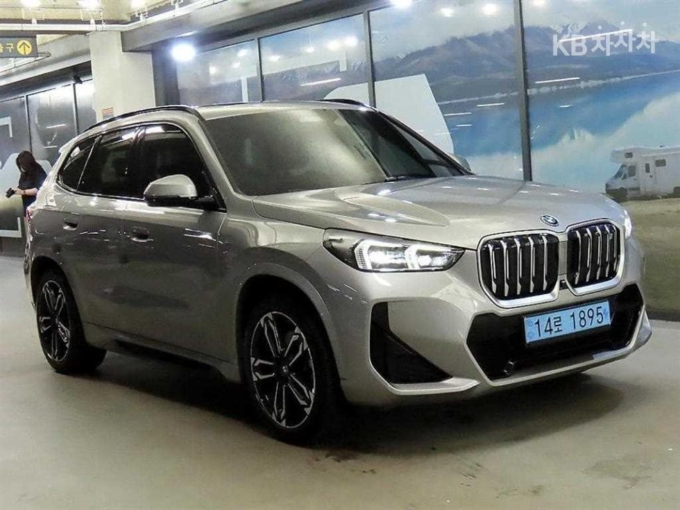 BMW iX1(U11) xDrive 30 M Sport - Image 1