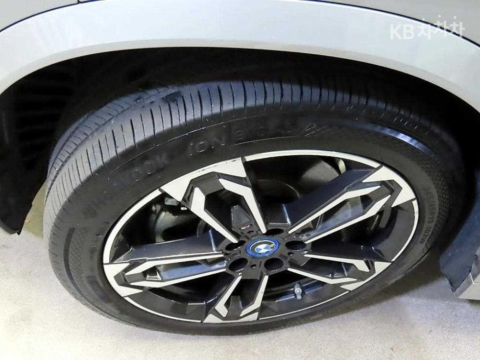 BMW iX1(U11)xDrive 30 M Sport - 20