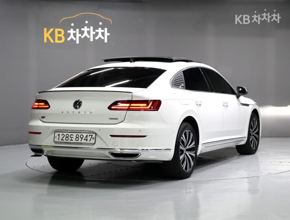 Volkswagen Arteon2.0 Турбо Дизел Инжекция Elegance Premium - 3