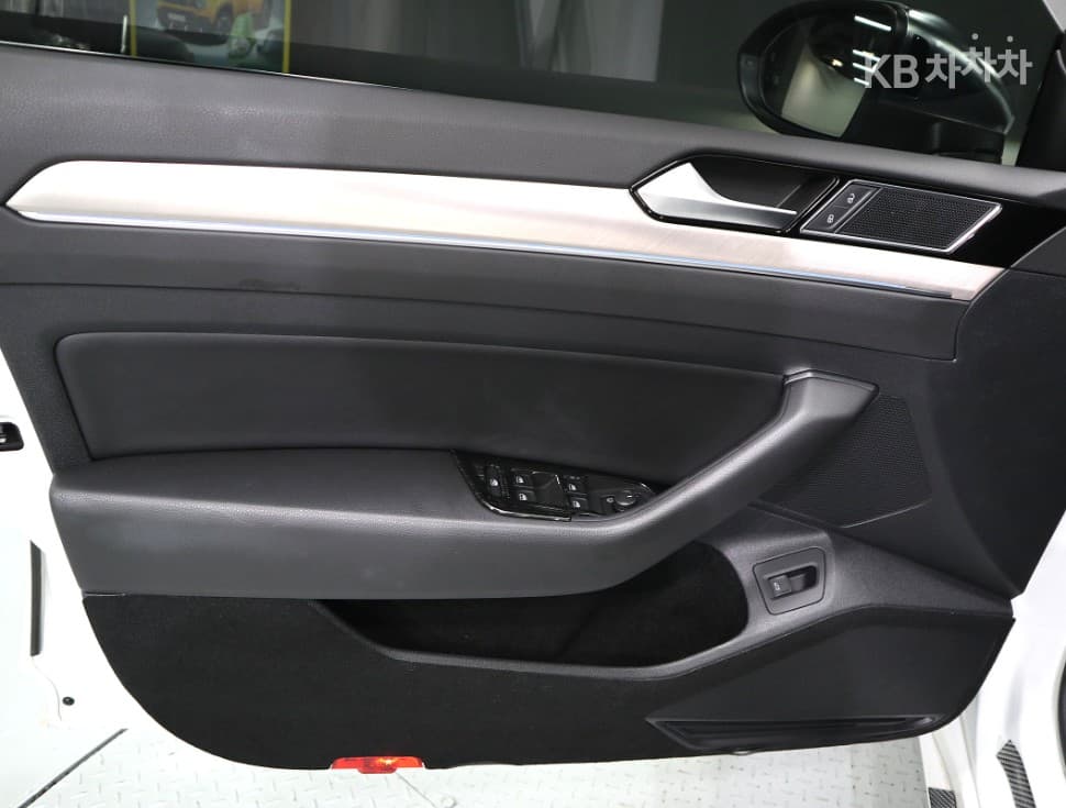 Volkswagen Arteon2.0 Турбо Дизел Инжекция Elegance Premium - 10
