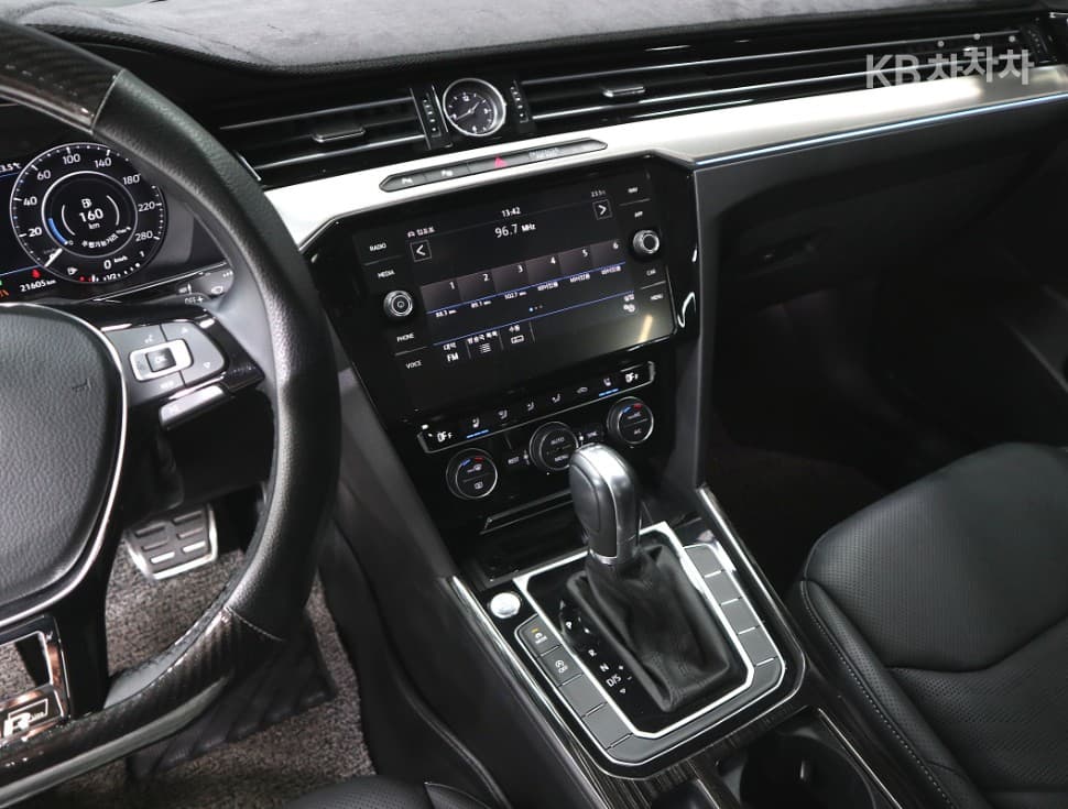 Volkswagen Arteon2.0 Турбо Дизел Инжекция Elegance Premium - 11