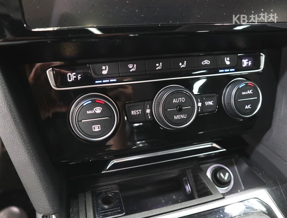 Volkswagen Arteon2.0 Турбо Дизел Инжекция Elegance Premium - 14