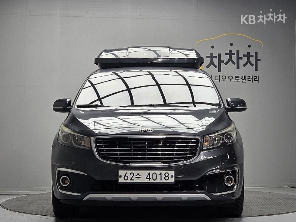 Kia All New Carnival9-seater 2.2 Diesel Prestige - 2