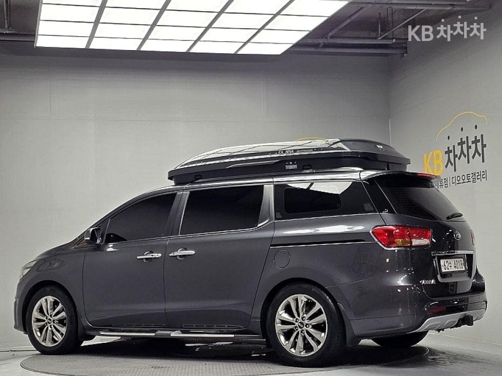 Kia All New Carnival9-seater 2.2 Diesel Prestige - 3