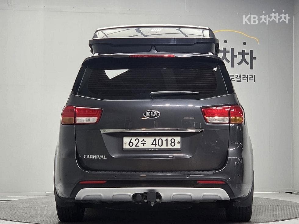Kia All New Carnival9-seater 2.2 Diesel Prestige - 4