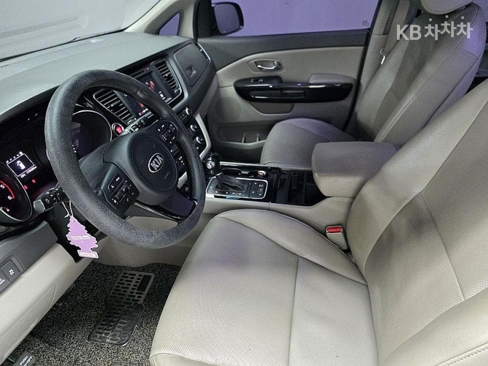 Kia All New Carnival9-seater 2.2 Diesel Prestige - 10