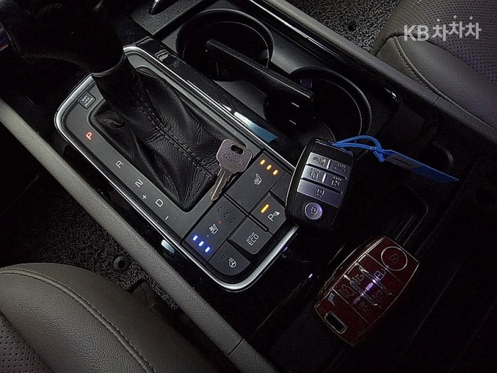 Kia All New Carnival9-seater 2.2 Diesel Prestige - 14