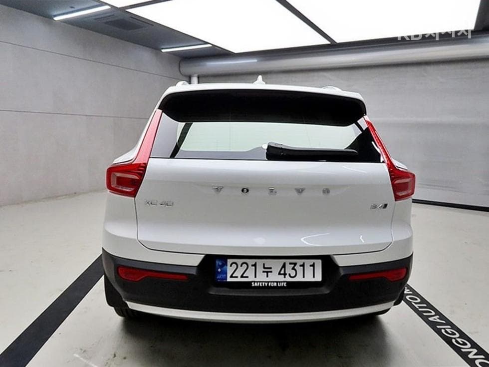 Volvo XC40B4 AWD Ultra Bright - 3