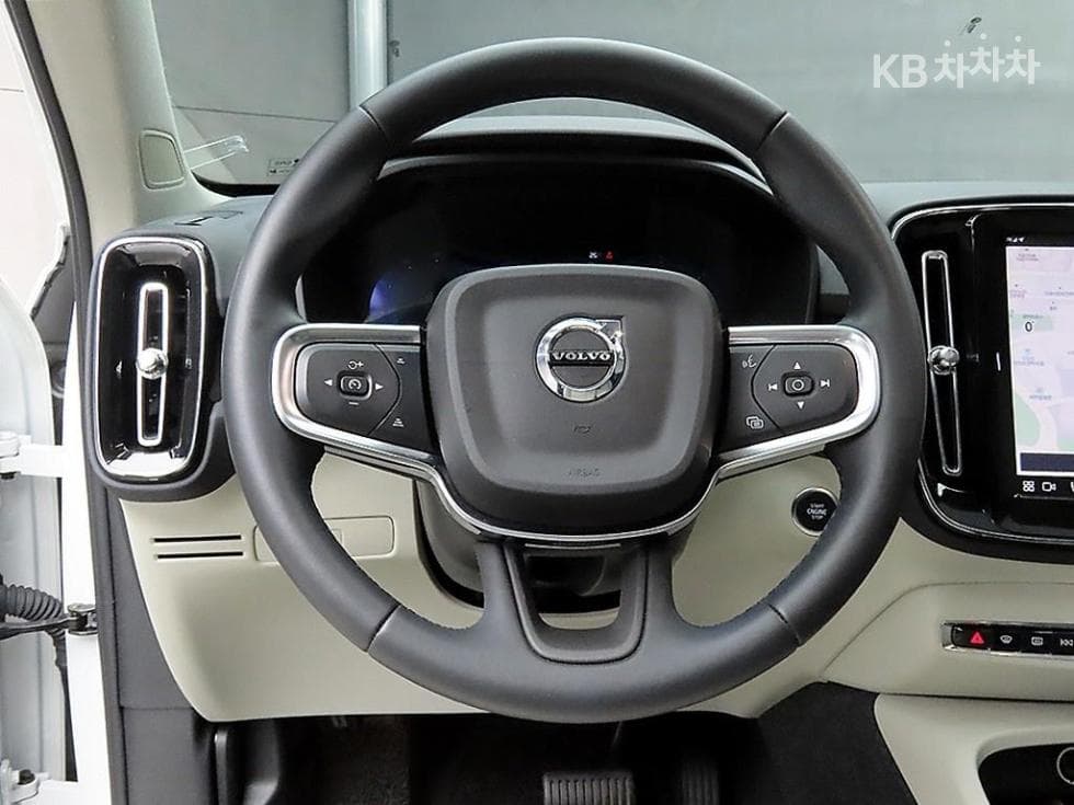 Volvo XC40B4 AWD Ultra Bright - 9