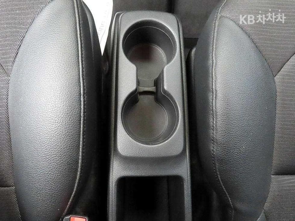 Киа The New (фейслифт) Рей (ван) Ван1.0 Бензин Ван 2-местен Стандартен - 13