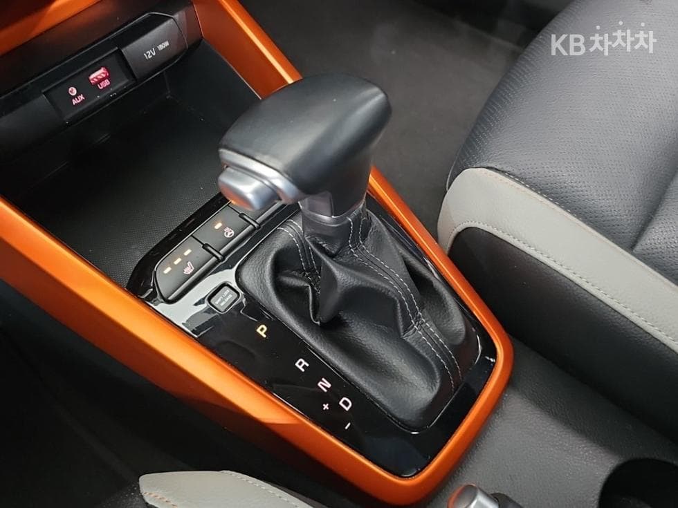 Киа StonicДизел 1.6 VGT Престиж - 8