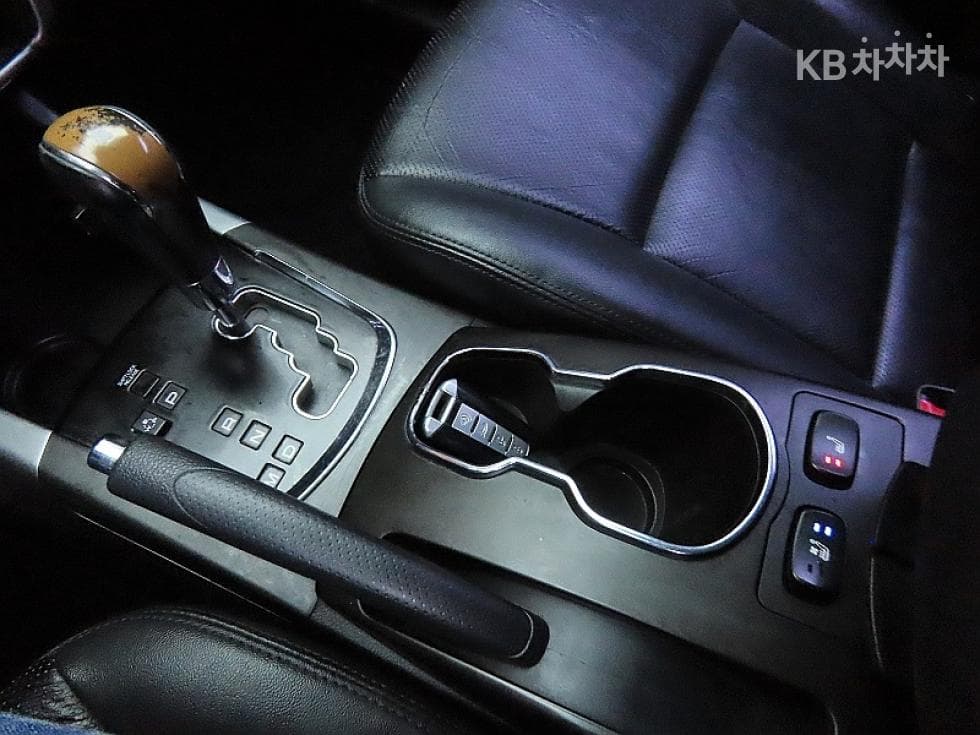 KG Mobility New코란도 C2.2 RX AWD Highest-end Type - 9