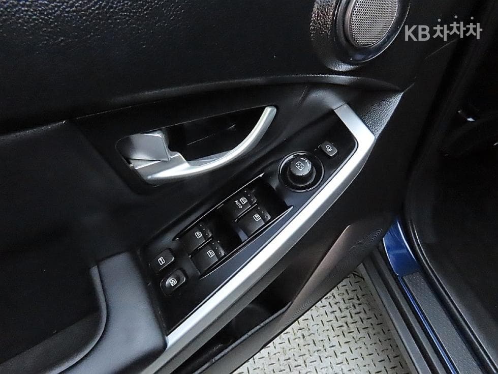 KG Mobility New코란도 C2.2 RX AWD Highest-end Type - 13