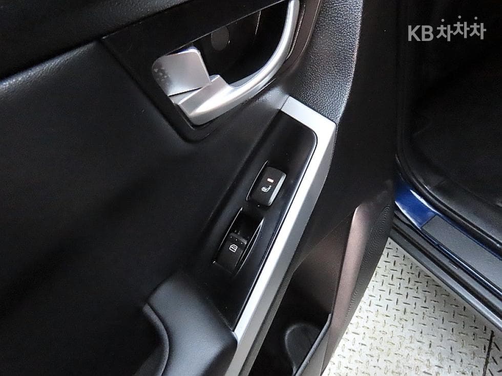 KG Mobility New코란도 C2.2 RX AWD Highest-end Type - 18