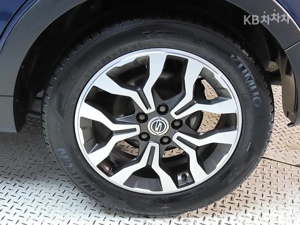 KG Mobility New코란도 C2.2 RX AWD Highest-end Type - 20