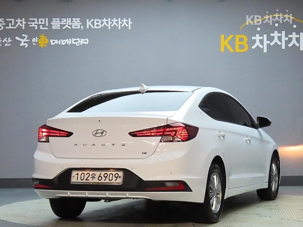 Hyundai The New (facelift) Avante (Elantra) ADSmartstream G1.6 베스트초이스패키지 - 2