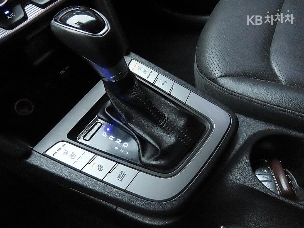 Hyundai The New (facelift) Avante (Elantra) ADSmartstream G1.6 베스트초이스패키지 - 9