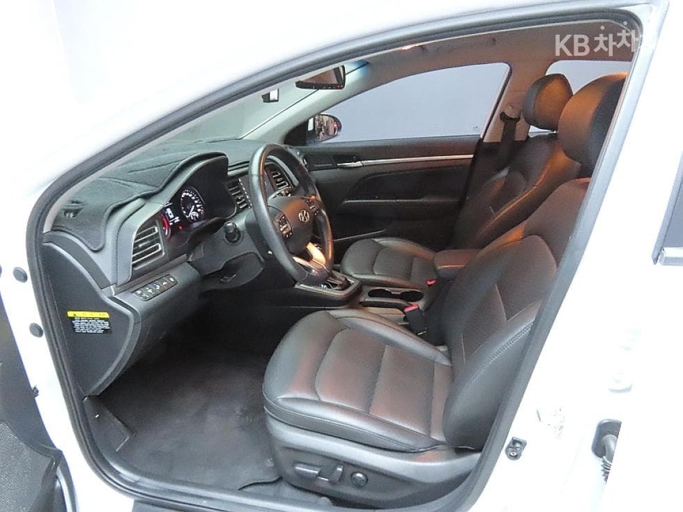 Hyundai The New (facelift) Avante (Elantra) ADSmartstream G1.6 베스트초이스패키지 - 10
