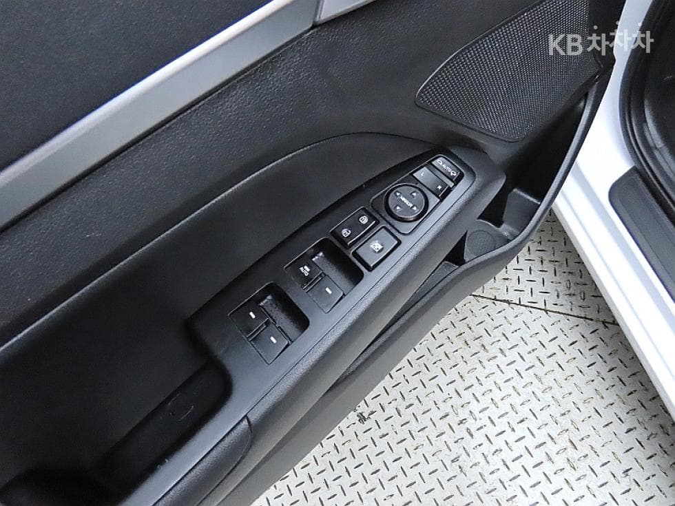 Hyundai The New (facelift) Avante (Elantra) ADSmartstream G1.6 베스트초이스패키지 - 13