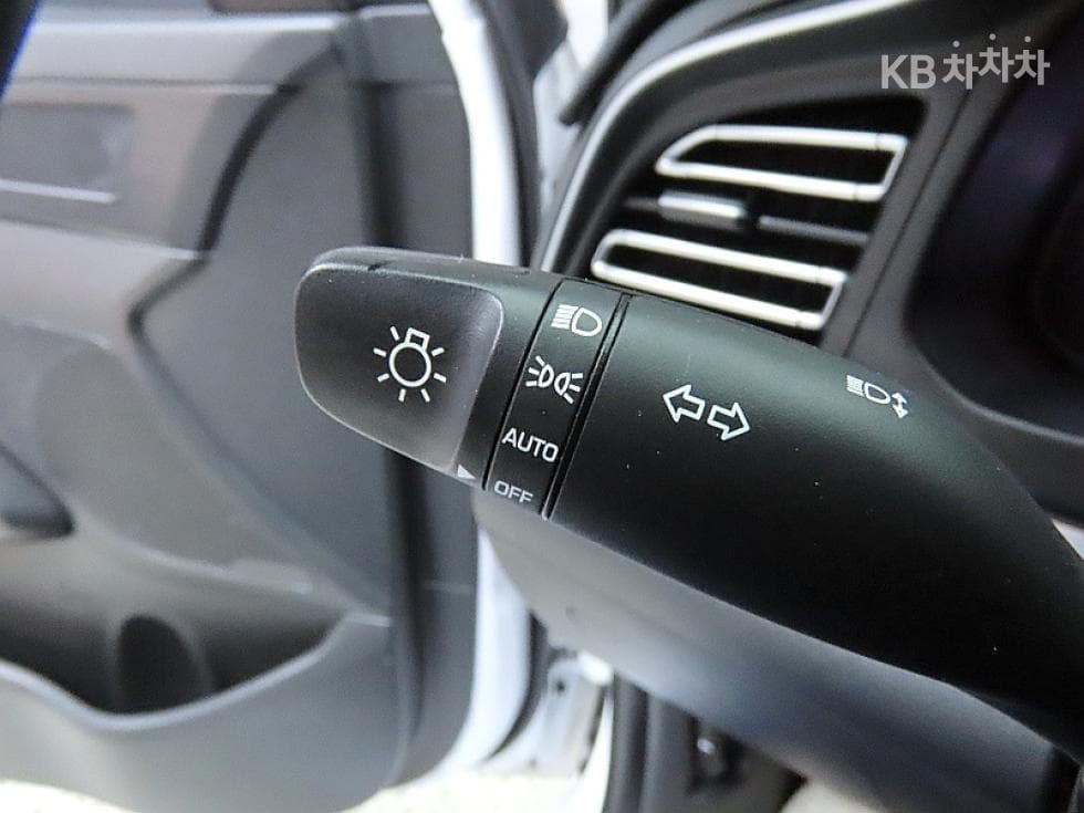 Hyundai The New (facelift) Avante (Elantra) ADSmartstream G1.6 베스트초이스패키지 - 14