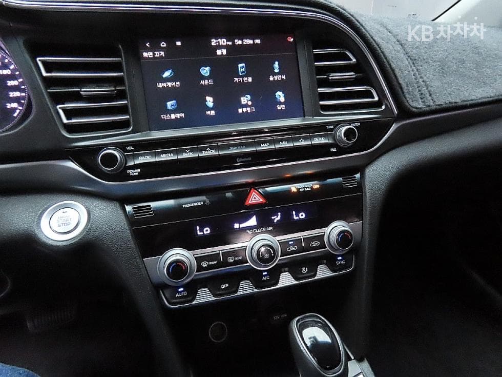 Hyundai The New (facelift) Avante (Elantra) ADSmartstream G1.6 베스트초이스패키지 - 17