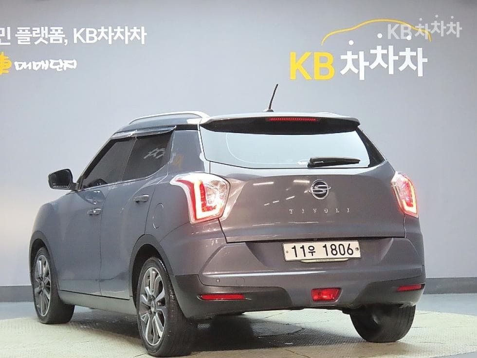 KG Mobility TivoliGasoline LX Highest-end Type - 4