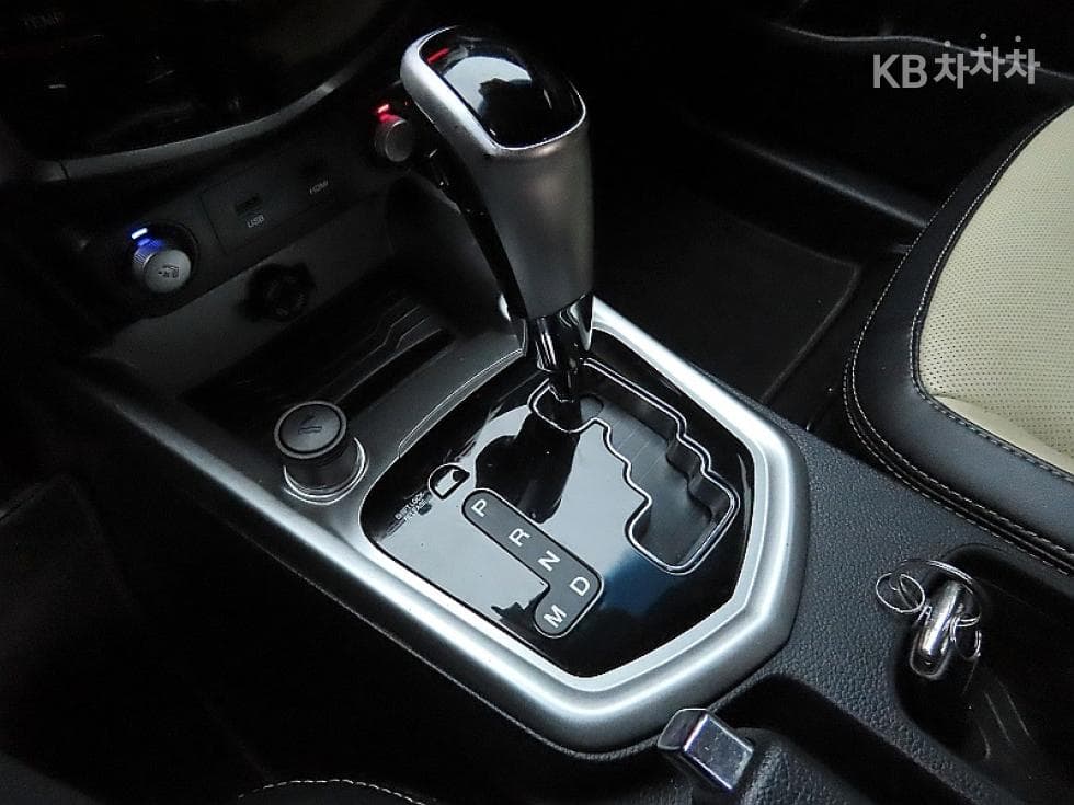 KG Mobility TivoliGasoline LX Highest-end Type - 9
