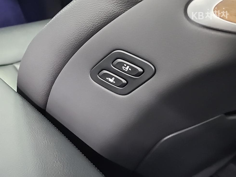 Kia The New (facelift) K9(Second generation)3.8 GDI 플래티넘 - 13