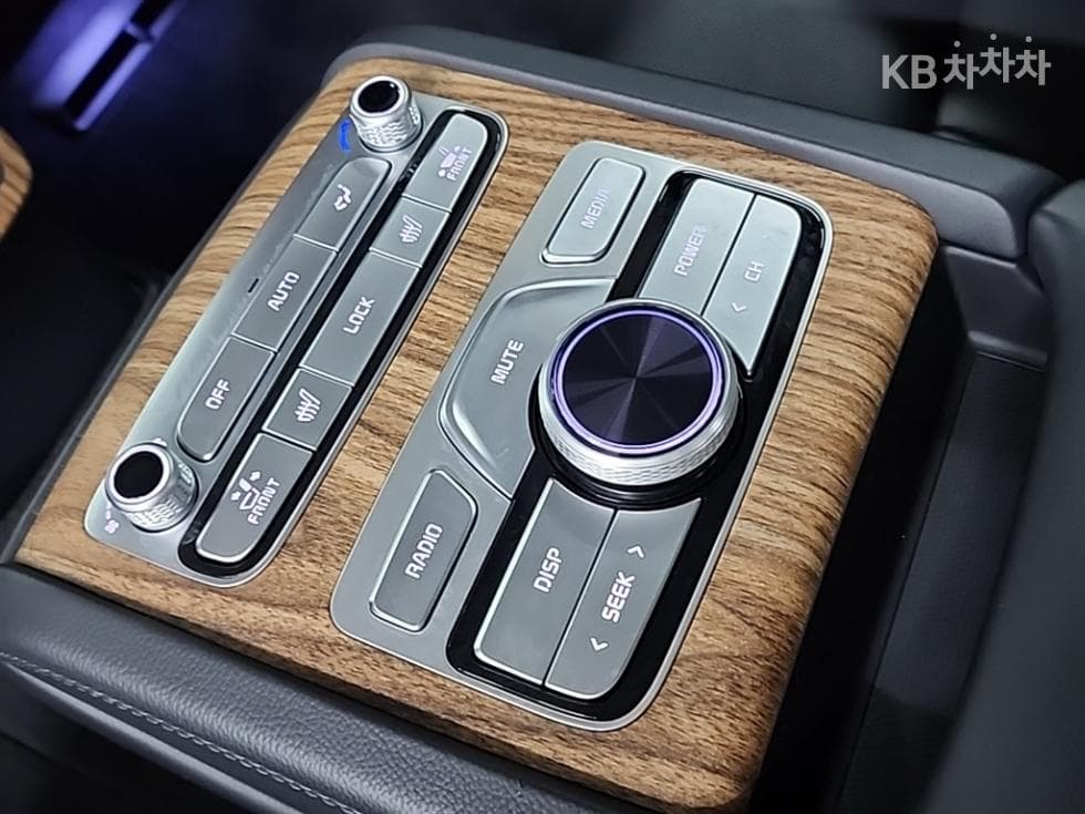 Kia The New (facelift) K9(Second generation)3.8 GDI 플래티넘 - 15