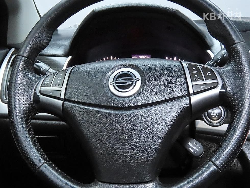KG Mobility New코란도 C2.0 CVT 2WD High-end Type - 17